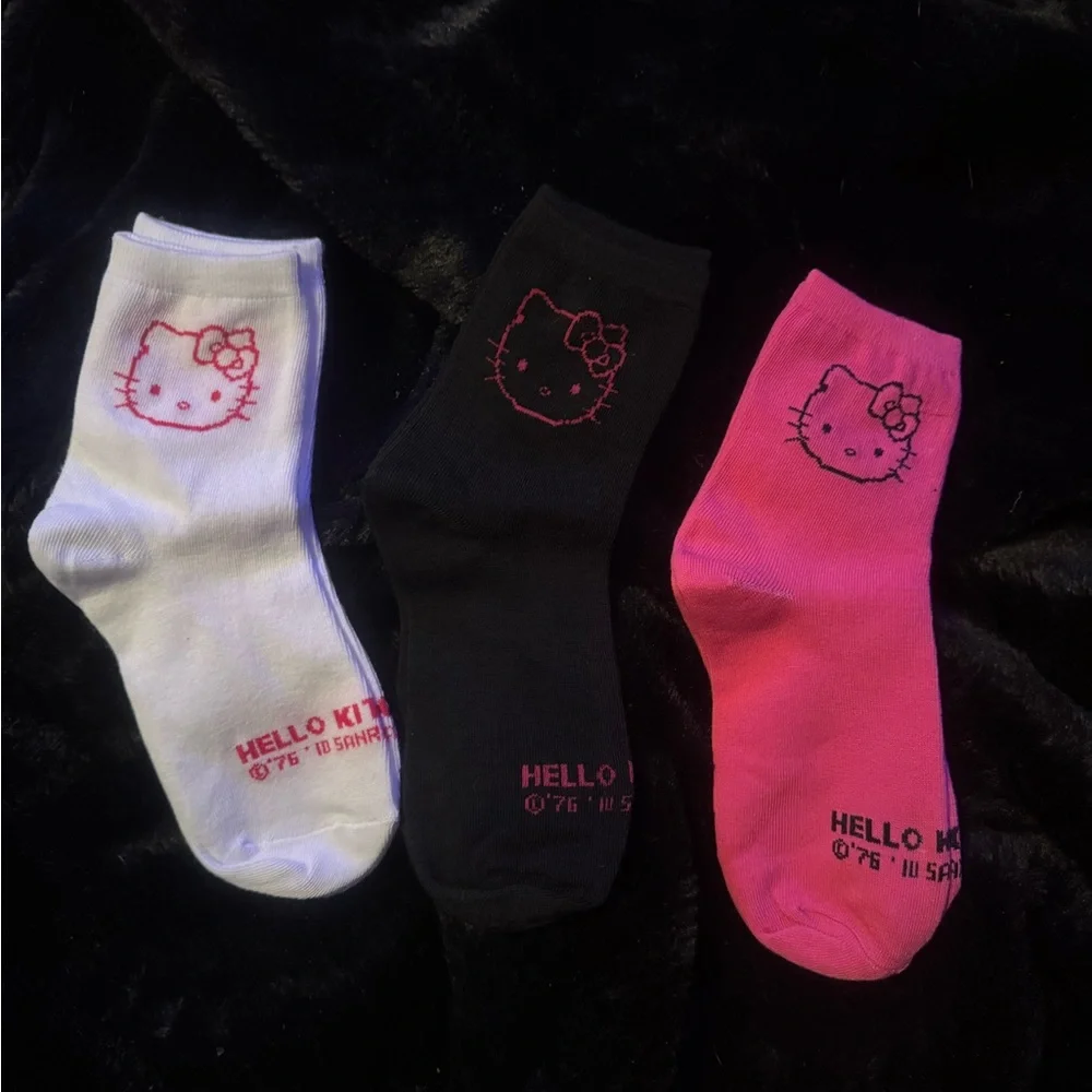 Hello Kitty Socks Women’s size 9-11 NEW